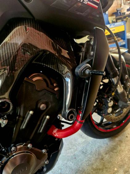 ขายครับ MT-09 รถปี 2017(เจ้าของขายเอง) เล่มเขียวพร้อมโอนกุญแจ3 ดอก รูปที่ 2