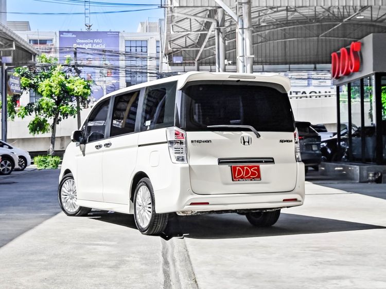 Honda Stepwagon 2013 2.0 JP Van เบนซิน เกียร์อัตโนมัติ ขาว รูปที่ 3