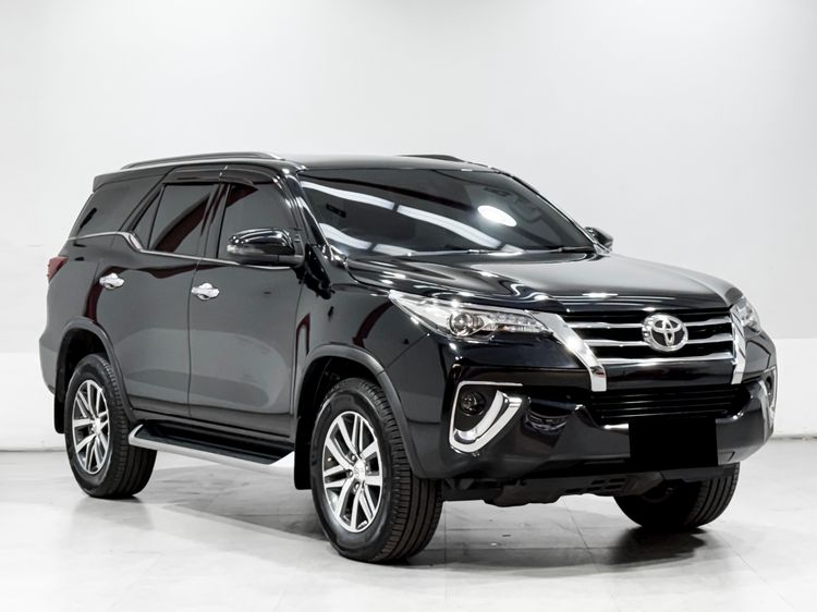 Toyota Fortuner 2019 2.4 V 4WD Utility-car ดีเซล เกียร์อัตโนมัติ ดำ รูปที่ 3