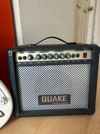 ขายแอมป์กีต้าร์ไฟฟ้า Quake GF30