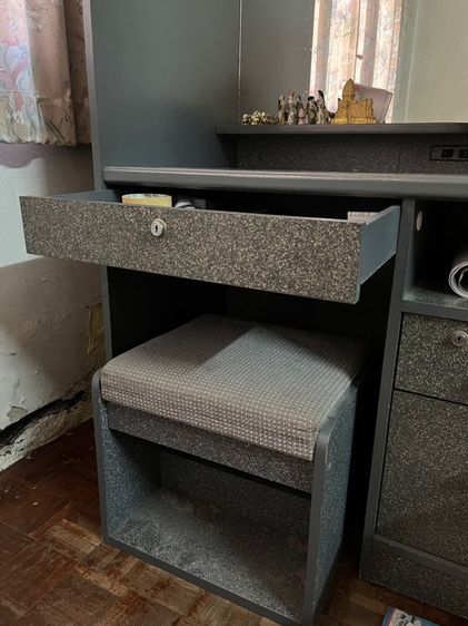 โต๊ะเครื่องแป้ง สไตล์โมเดิร์น รูปที่ 3