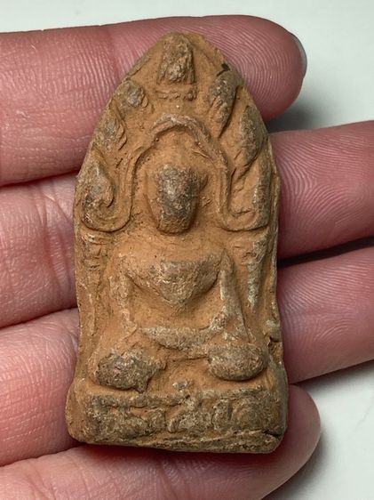 พระปางมารวิชัยเนื้อดิน