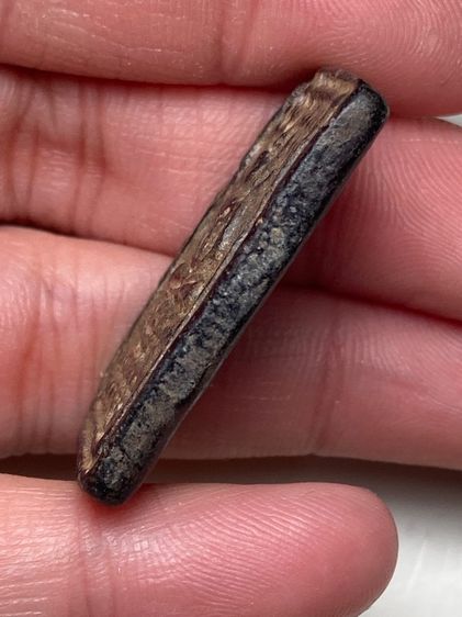 พระปางสมาธิเนื้อโลหะหลังฝังตะกรุด รูปที่ 4