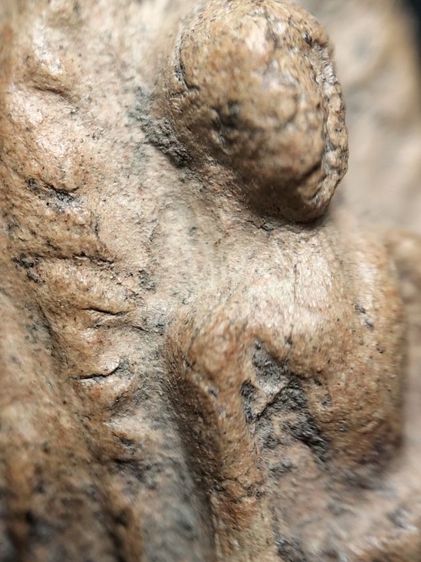 พระรอดลำพูนพิมพ์กลางครับ รูปที่ 9