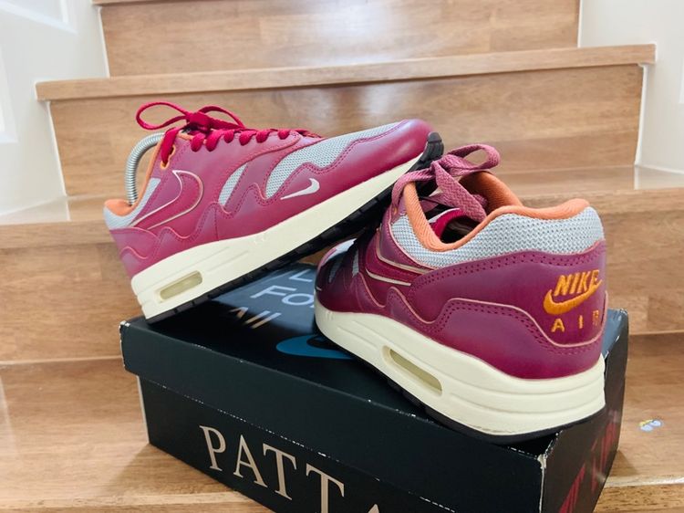 รองเท้า NIKE AIR MAX 1 PATTA เบอร์ 40.5 cm 25.5 คนเท้า 25-26 cm ใส่ได้ครับ สภาพดีมาก พื้นเต็ม กล่องครบ ทรงสวย หายากน่าสะลมครับ รูปที่ 2