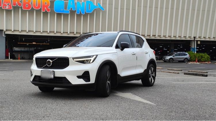 รถ Volvo XC40 Recharge 1.5 T5 R-Design สี ขาว