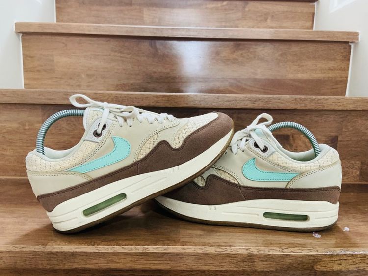 อื่นๆ อื่นๆ รองเท้าผ้าใบ ขนาดอื่น ๆ รองเท้า NIKE AIR MAX 1 แท้ 💯 เบอร์ 40.5 cm 25.5 คนเท้า 25-26 cm ใส่ได้ครับ สภาพดีมาก พื้นเต็ม ทรงสวย หายากน่าสะลมครับ