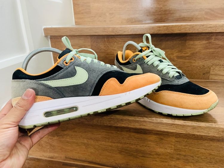 รองเท้า NIKE AIR MAX 1 แท้ 💯 เบอร์ 40.5 cm 25.5 คนเท้า 25-26 cm ใส่ได้ครับ สภาพดีมาก พื้นเต็ม ทรงสวย หายากน่าสะลมครับ รูปที่ 2