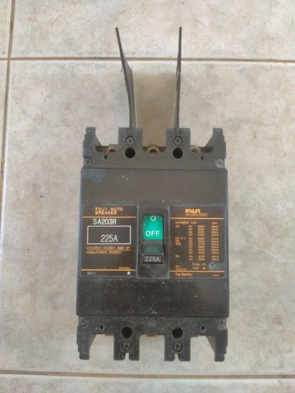 เซอร์กิตเบรกเกอร์ Fuji SA303R
