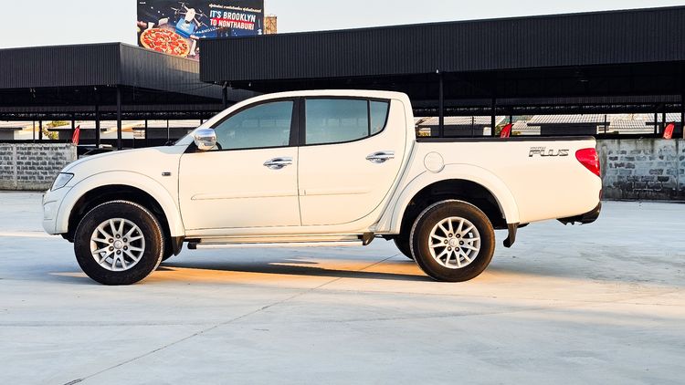 Mitsubishi Triton 2014 2.5 Plus VG Turbo Pickup ดีเซล เกียร์อัตโนมัติ ขาว รูปที่ 4