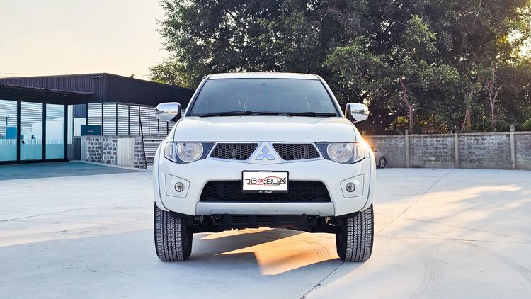 Mitsubishi Triton 2014 2.5 Plus VG Turbo Pickup ดีเซล เกียร์อัตโนมัติ ขาว รูปที่ 2