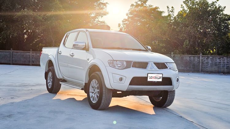Mitsubishi Triton 2014 2.5 Plus VG Turbo Pickup ดีเซล เกียร์อัตโนมัติ ขาว รูปที่ 3
