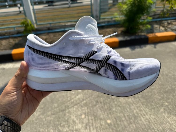 ไม่ระบุ ขาว รองเท้าวิ่ง Asics magic speed 5