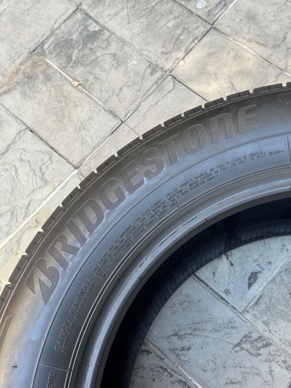 เส้นเดียว 215 60 17 bridgestone ไร้ปะ รูปที่ 2