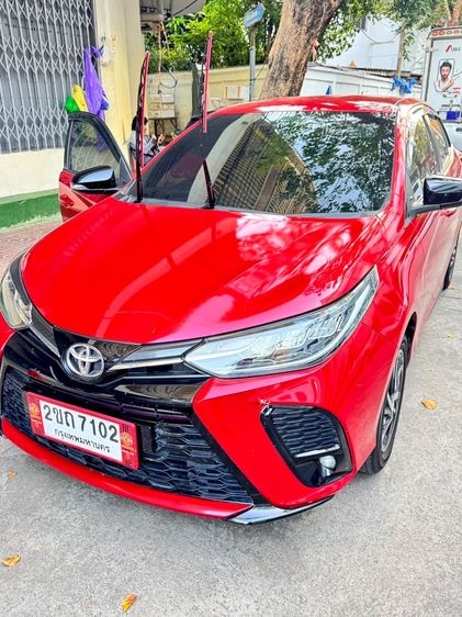 รถ Toyota Yaris 1.2 Sport สี แดง