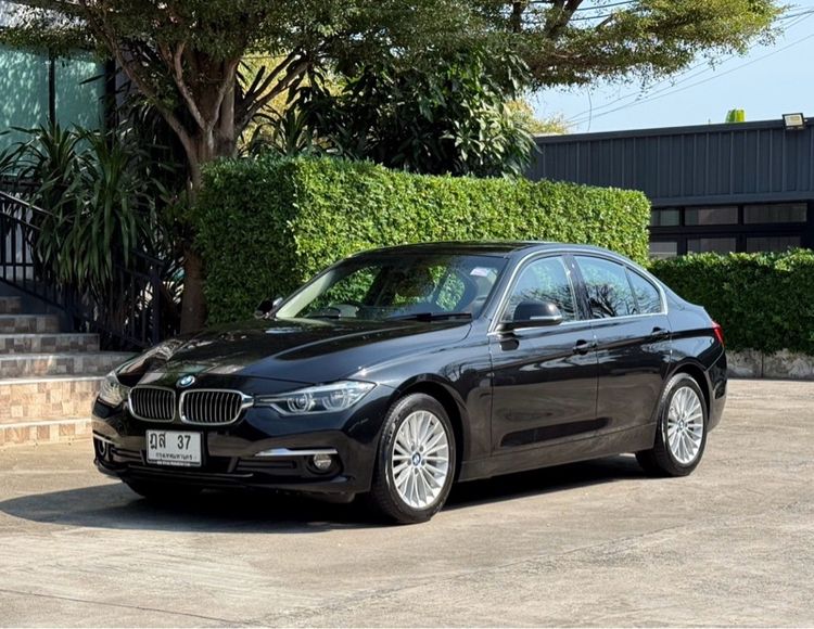 BMW Series 3 2019 320d Sedan ดีเซล ไม่ติดแก๊ส เกียร์อัตโนมัติ ดำ รูปที่ 4