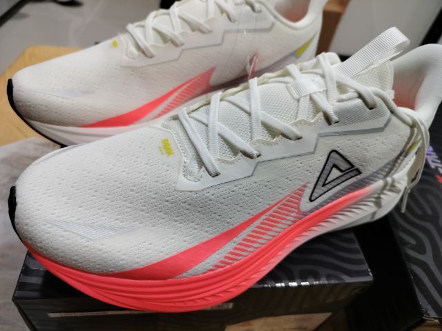 รองเท้า PEAK ของแท้มือ1 ไซร์ 11ขาย700บ.  ราคาป้าย3พันกว่าครับ  สนใจโทสอบถาม0642159540 รับปะกันสินค้าแท้มือ1ครับ รูปที่ 3