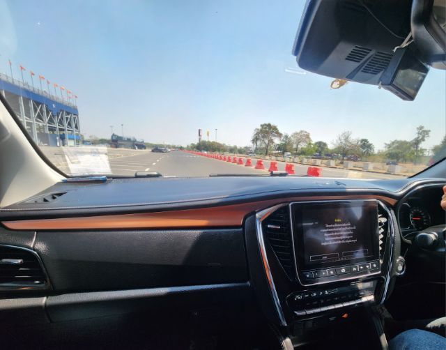 Isuzu MU-X 2022 1.9 ULTIMATE 2WD ดีเซล ไม่ติดแก๊ส เกียร์อัตโนมัติ ดำ รูปที่ 4