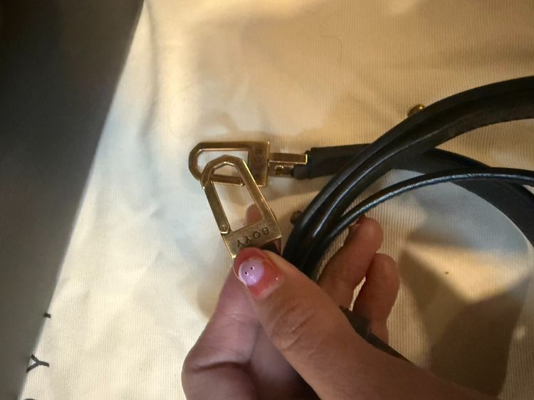 Boyy Karl32 สีเทา ใหญ่ใส่ได้จุเลยค่ะ ของแท้มือสอง สภาพสวย รูปที่ 6