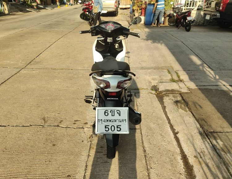 🛵ยังไงก็ขาย WAVE125i ปี 60 เครื่องดี สีสวย สตาร์ทมือ เล่มชุดโอนครบ+เปลี่ยนถ่ายน้ำมันเครื่องฟรี ส่งฟรี30 ก.ม รูปที่ 5