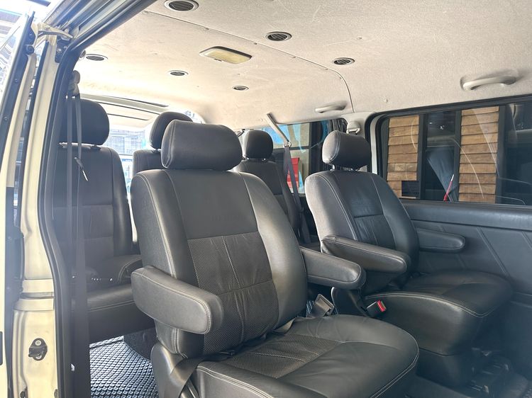 Toyota Ventury 2016 3.0 V Van ดีเซล ไม่ติดแก๊ส เกียร์อัตโนมัติ ขาว รูปที่ 4