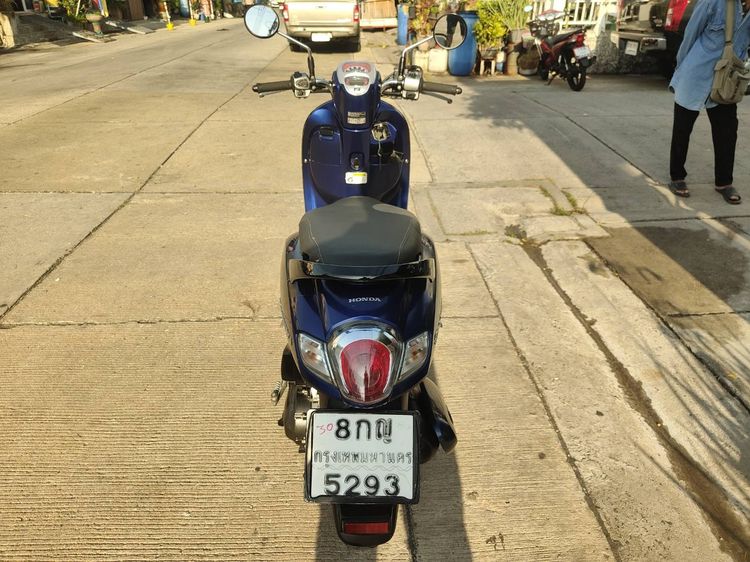 🛵ยังไงก็ขาย SCOOPY-i ปี 61 เครื่องดี สีสวย สตาร์ทมือ เล่มชุดโอนครบ+เปลี่ยนถ่ายน้ำมันเครื่องฟรี ส่งฟรี30 ก.ม รูปที่ 5