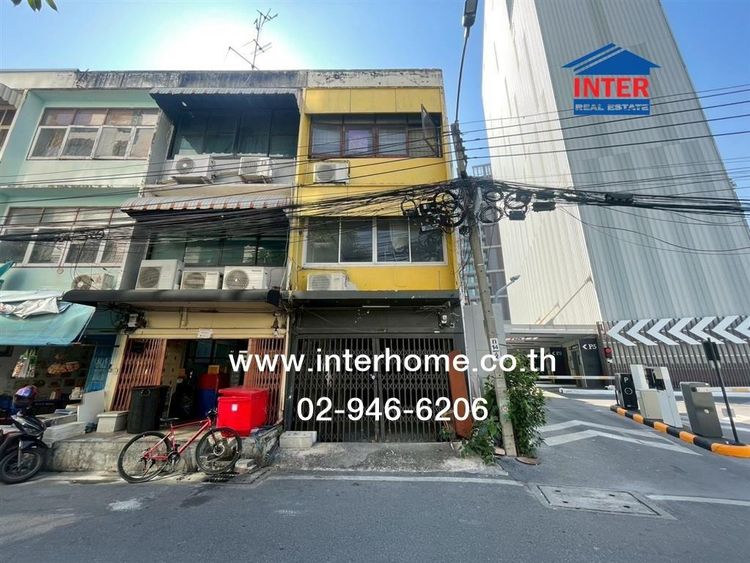 อาคารพาณิชย์ 3 ชั้น 16 ตร.ว. อาคารพาณิชย์ ซอยสุขุมวิท65 ถนนสุขุมวิท ถนนทองหล่อ-เอกมัย เขตวัฒนา กรุงเทพมหานคร