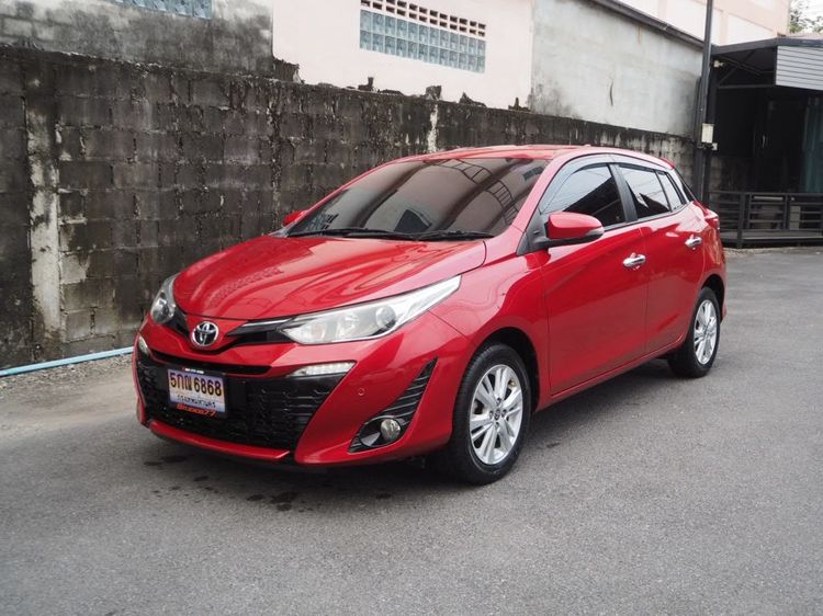 รถ Toyota Yaris 1.5 G สี แดง