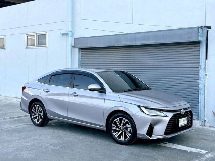 รถ Toyota Yaris ATIV 1.2 Premium สี เทา