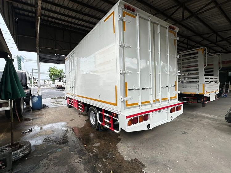 Isuzu FRR 190 แรงม้า จดทะเบียนปี 62 ตู้สามบานยาว 5.6 เมตร สภาพพร้อมใช้งาน สนใจโทรสอบถาม 081-8111202 เน้นโทรรถอยู่ใกล้เดอะมอลล์บางแค รูปที่ 3