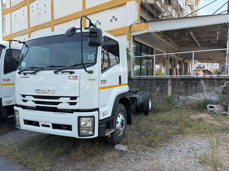 Isuzu FTR 240 แรงม้า 6 ล้อ หัวคัสซี จดทะเบียนปี 58 สนใจโทรสอบถาม 081-8111202 เน้นโทร รูปที่ 5