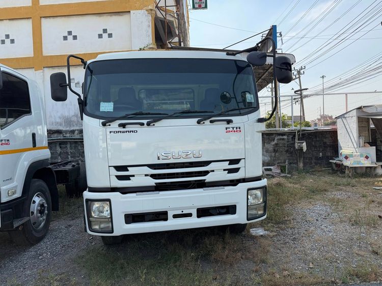 Isuzu FTR 240 แรงม้า 6 ล้อ หัวคัสซี จดทะเบียนปี 58 สนใจโทรสอบถาม 081-8111202 เน้นโทร รูปที่ 3