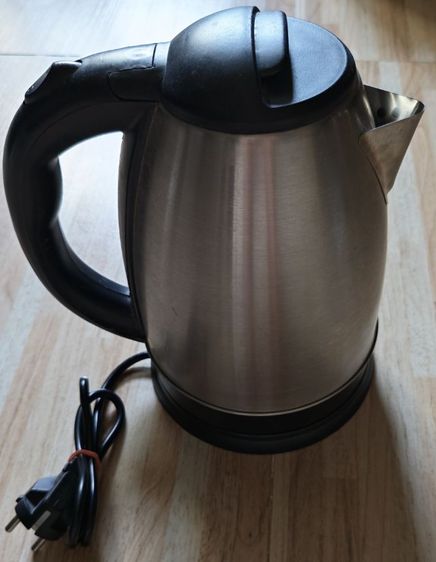 ขายกาต้มน้ำร้อนไฟฟ้า ยี่ห้อ MITSUTA รุ่น MEK 
ขนาด 1.8 ลิตร วัสดุทำจาก Stainless Steel 
คุณภาพสูง สินค้ามือ 2 ใช้น้อย สภาพดี มีกล่องครบ