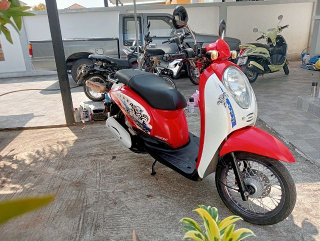 รถScoopyiหัวฉีดเดิมพร้อมใช้เล่มโอน รูปที่ 10