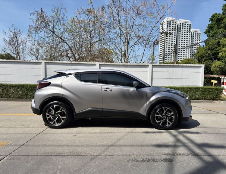 Toyota C-HR 2019 1.8 HV Hi Utility-car ไฮบริด ไม่ติดแก๊ส เกียร์อัตโนมัติ เทา รูปที่ 4
