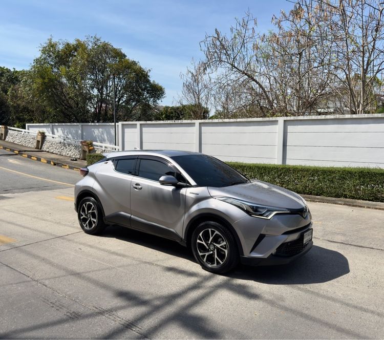 Toyota C-HR 2019 1.8 HV Hi Utility-car ไฮบริด ไม่ติดแก๊ส เกียร์อัตโนมัติ เทา