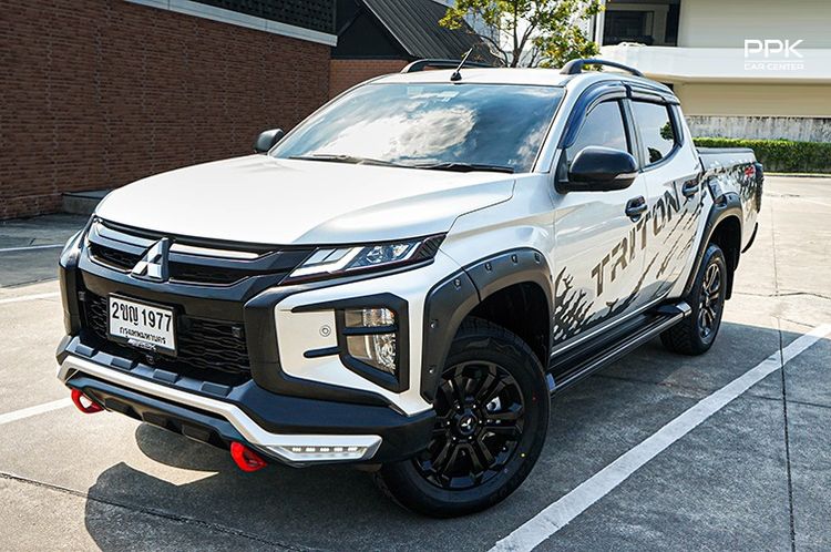 รถ Mitsubishi Triton 2.4 GT Premium 4WD สี เทา
