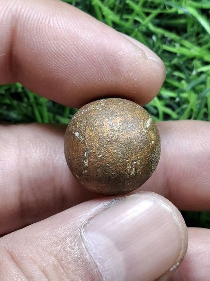 ลูกอมทาทองเนื้อผงเก่า ไม่ทราบที่