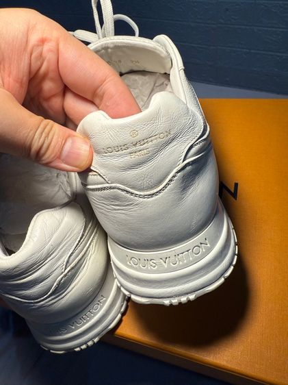 รองเท้า LV แท้พร้อมกล่อง รูปที่ 2