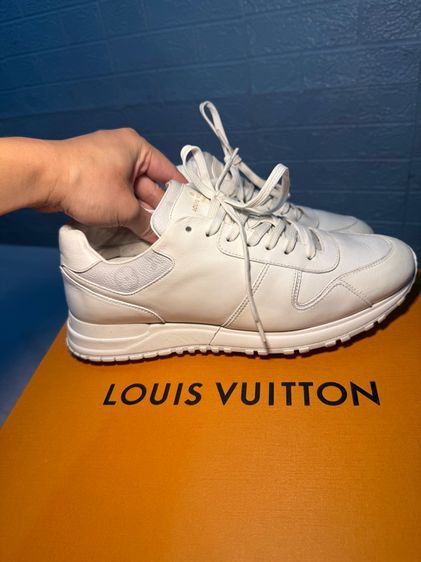 รองเท้า LV แท้พร้อมกล่อง