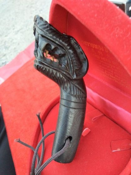 ไม้ดำแกะหัวพญานาค