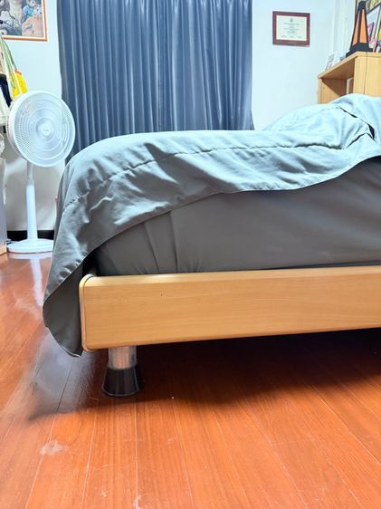 เตียง 6 ฟุต สภาพดี ของ S.B.Furniture  รูปที่ 4