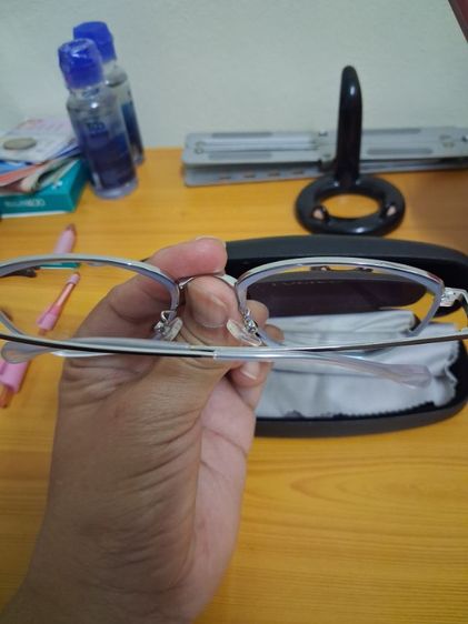แว่นสายตาสั้น 550 เลนส์กรองแสง รูปที่ 10