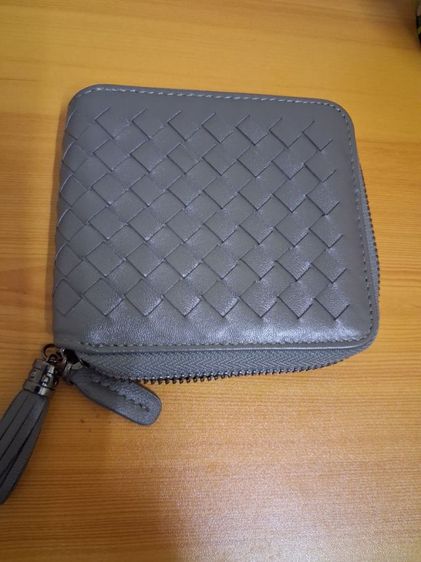 กระเป๋าสตางค์หนังแท้ใบสั้นซิปรอบ สีเทา