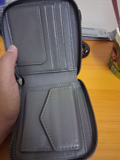 กระเป๋าสตางค์หนังแท้ใบสั้นซิปรอบ สีเทา รูปที่ 4