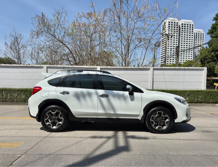 Subaru XV 2015 2.0 XV 4WD Utility-car เบนซิน ไม่ติดแก๊ส เกียร์อัตโนมัติ ขาว รูปที่ 2