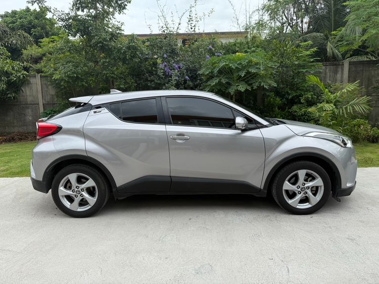 Toyota C-HR 2018 1.8 Entry Sedan เบนซิน ไม่ติดแก๊ส เกียร์อัตโนมัติ เทา รูปที่ 4