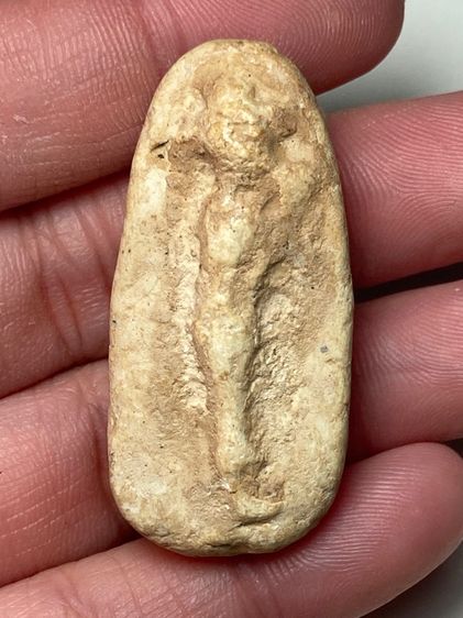 พระยืนถือดอกบัวเนื้อผง