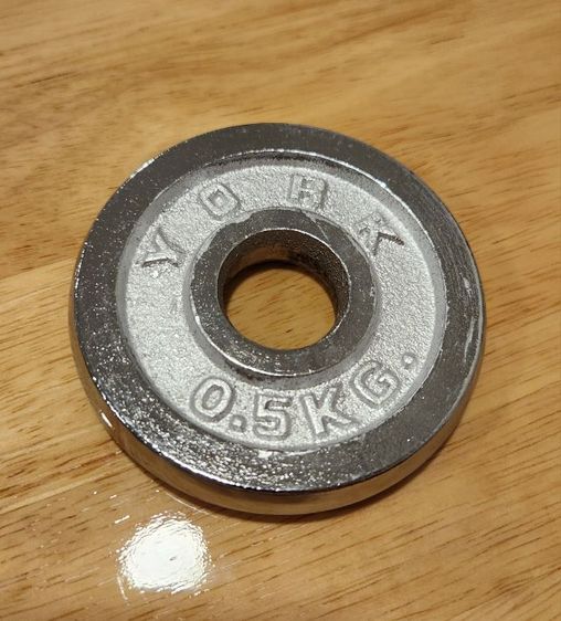 แผ่นน้ำหนัก 0.5 kg. ขนาดรู 25mm. ชิ้นละ 75 รวมค่าส่ง