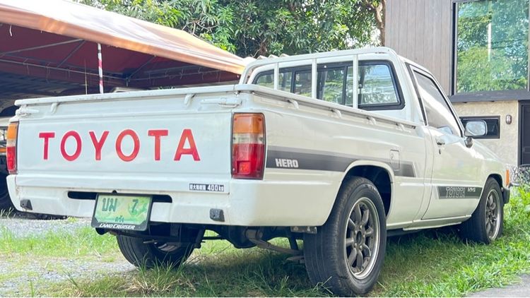 Toyota Hilux Hero 1988 รุ่นย่อยอื่นๆ Pickup ดีเซล ไม่ติดแก๊ส เกียร์ธรรมดา ขาว รูปที่ 3